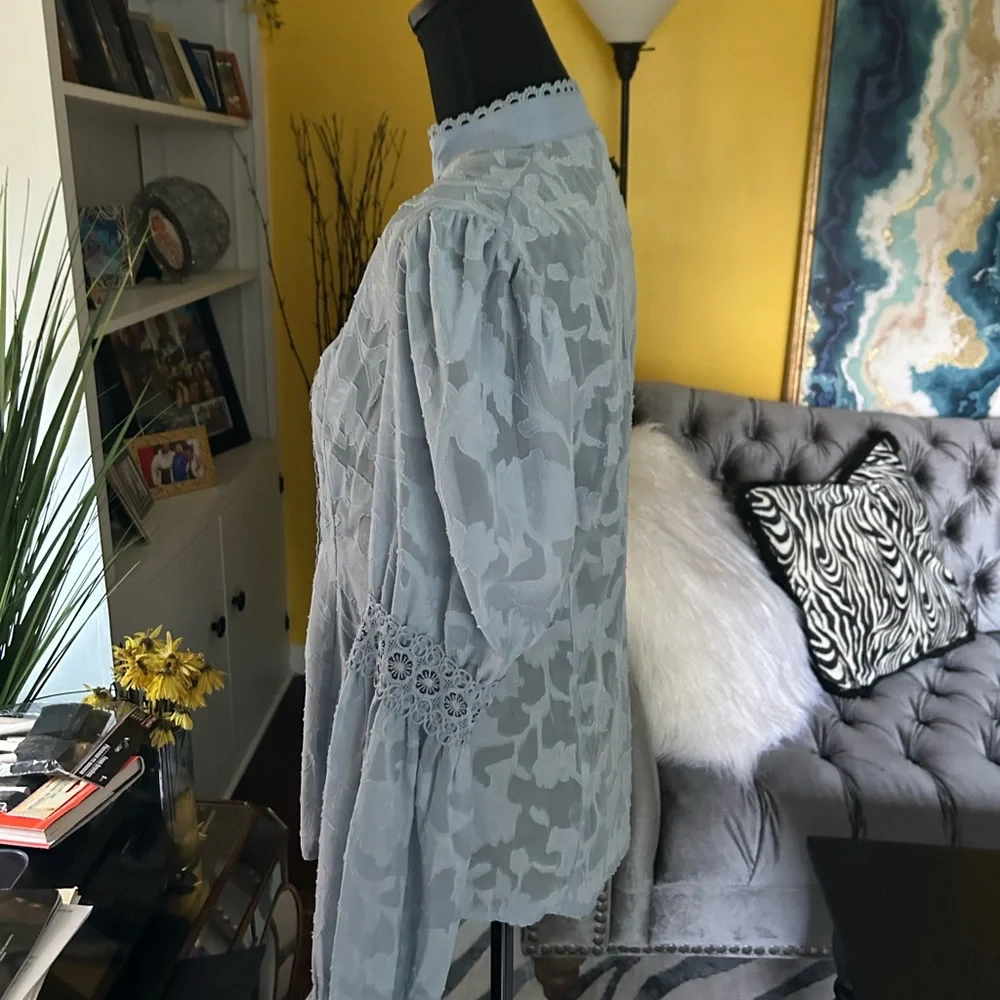 Fashion Nova baby blue lace blouse - Picture 9 of 16
